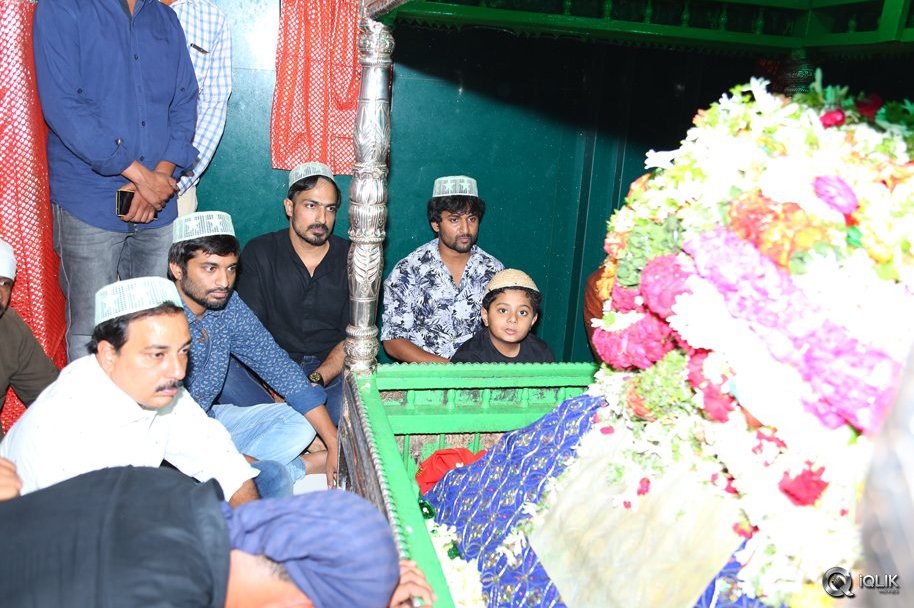 Krishna-Gadi-Veera-Prema-Gaadha-Movie-Team-Visits-Kadapa-Darga